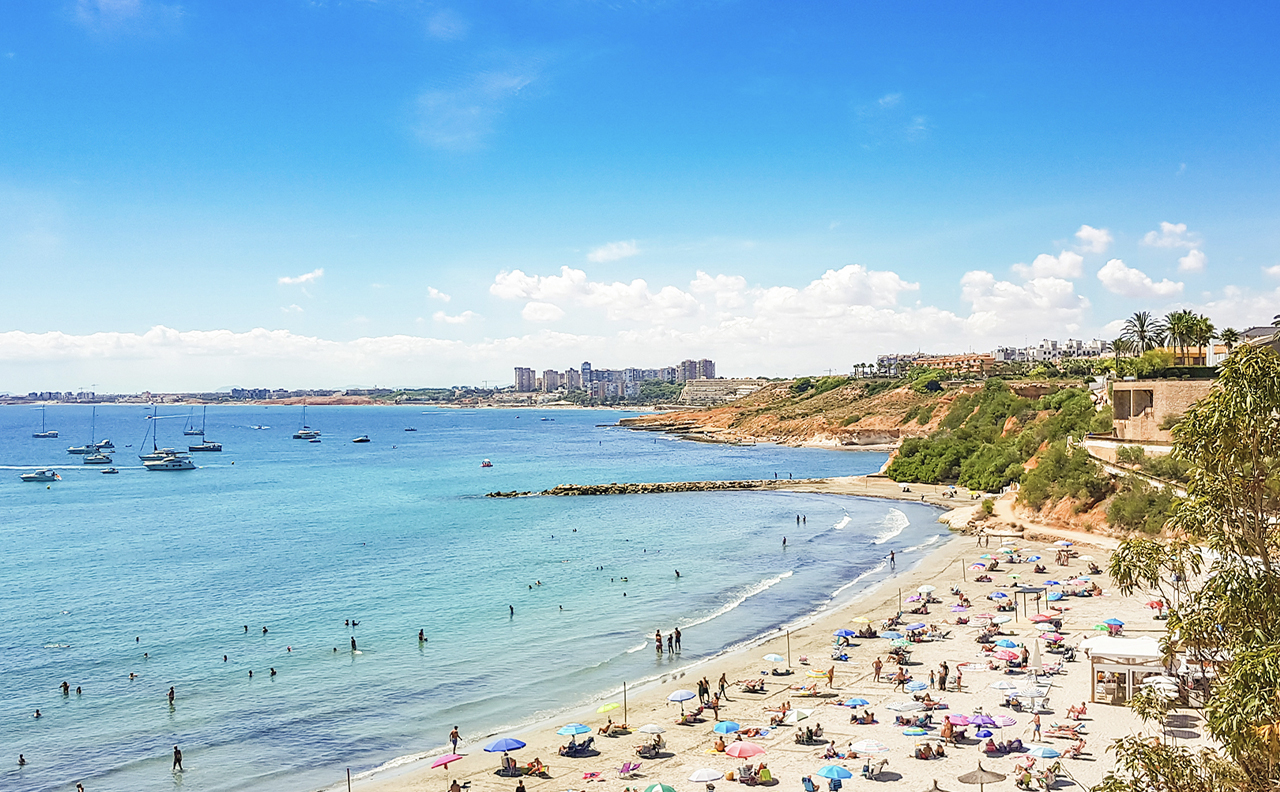 Vistas de la Playa de Cabo Roig y la Torre Vigía