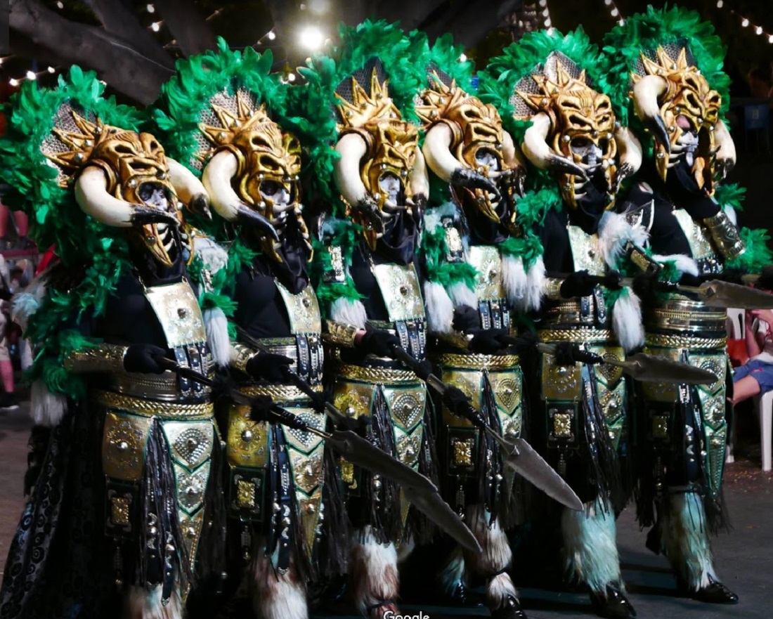Desfile de Moros y Cristianos en Almoradí
