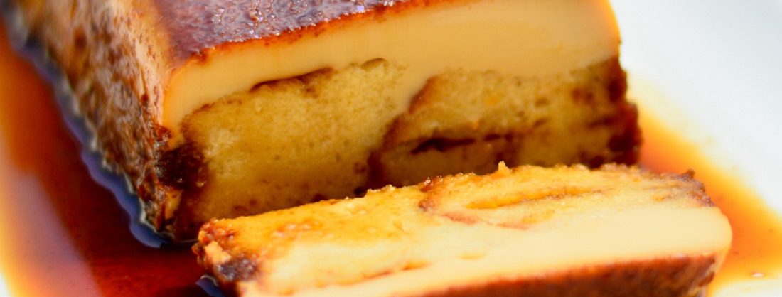 Porción de Pan de Calatrava bañado en caramelo